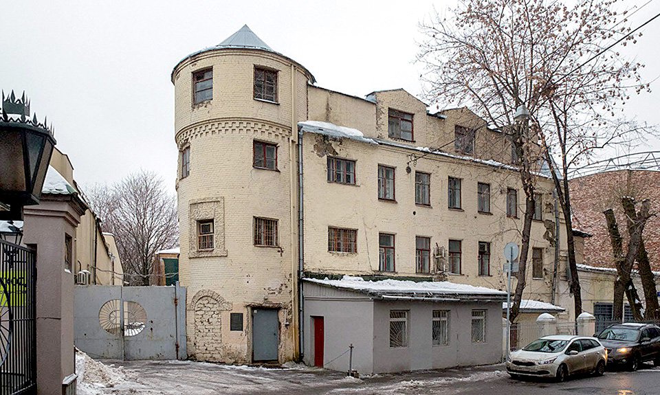 Дом Поленова, также известный как Дом театрального просвещения им. академика В.Д.Поленова. 2009. Фото: Государственный музей-заповедник В.Д.По­ленова